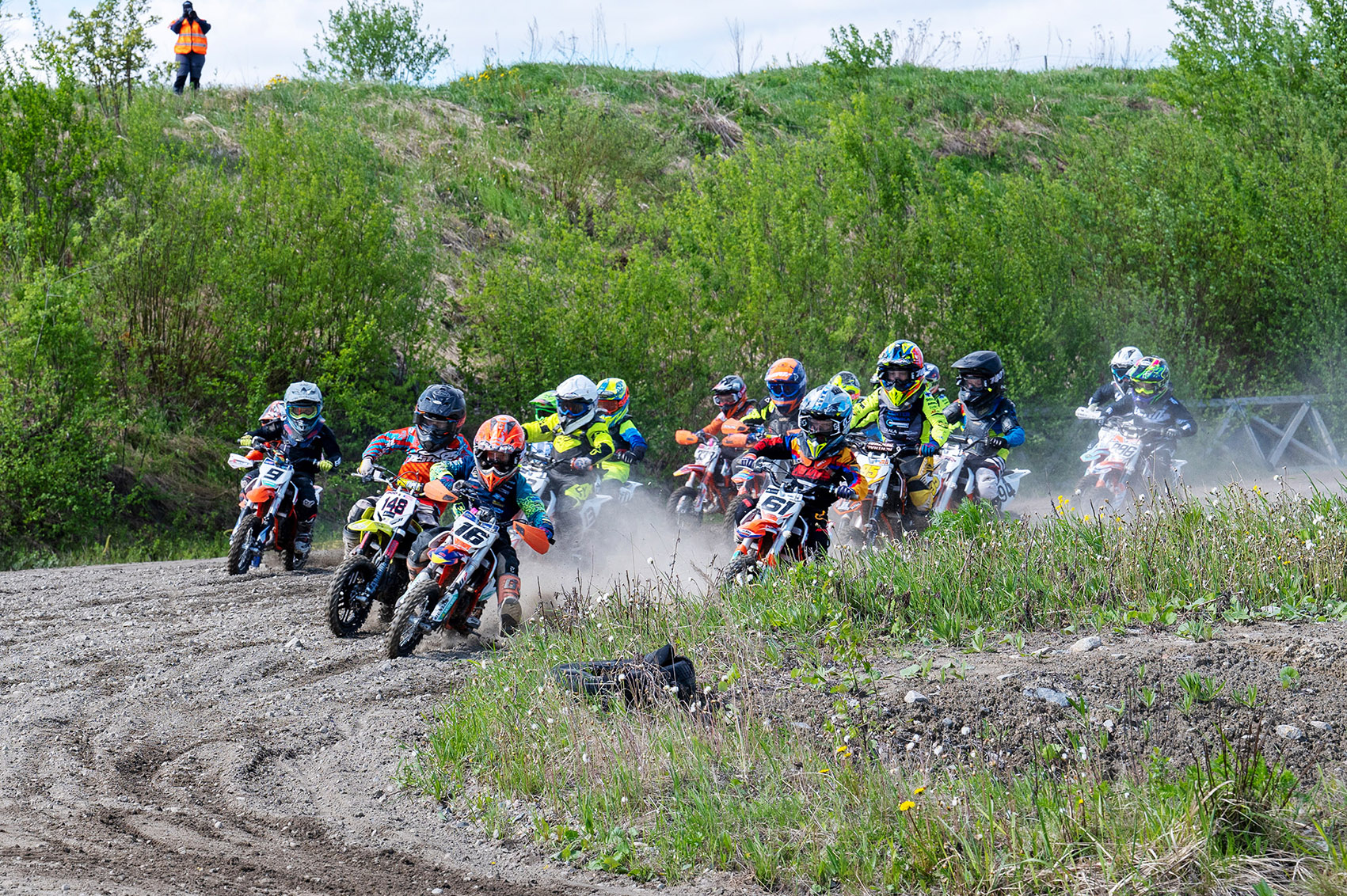 Sadat lapset ja nuoret mittelivät motocrossin MX-liigassa Kuopiossa – Bike